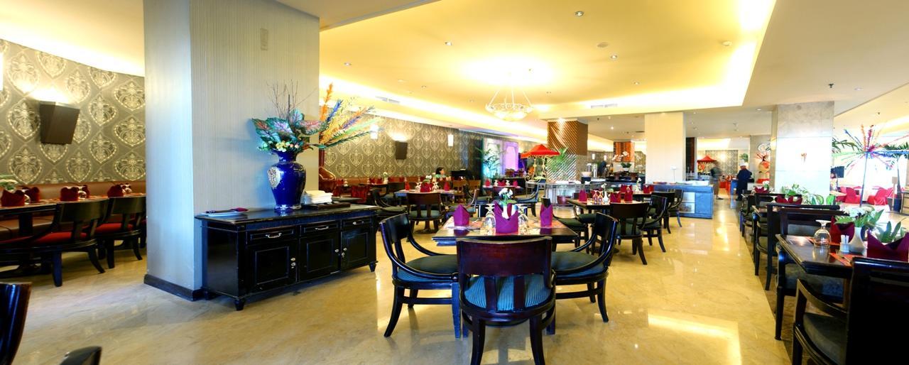 Hotel Grand Cempaka 4*